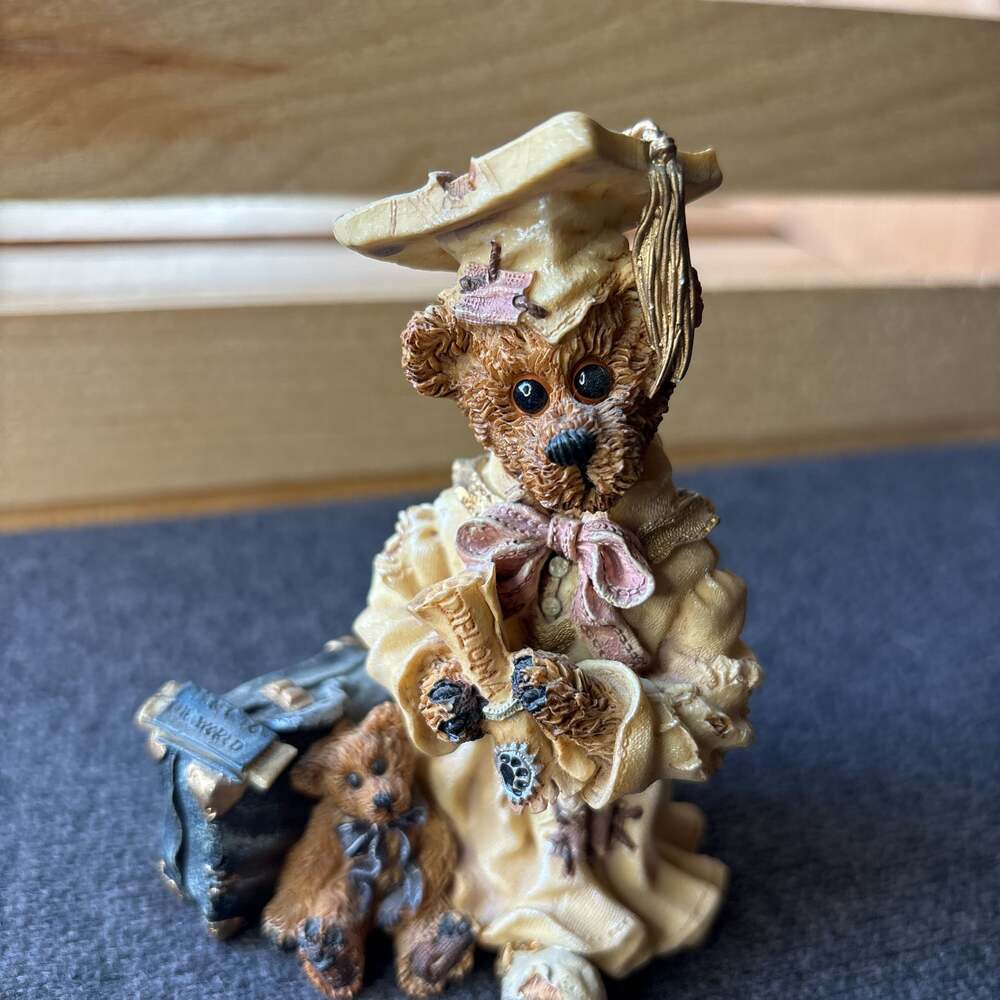 Boyds Bears Bearstone Bailey the Graduate Carpe Diem #227701-10 vintage figurine